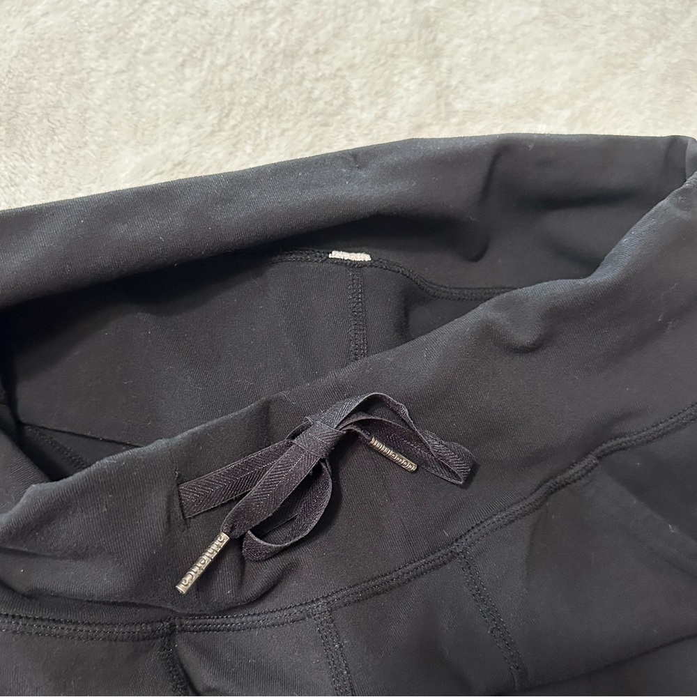 Lululemon Still Crop - Picture 7 of 12
